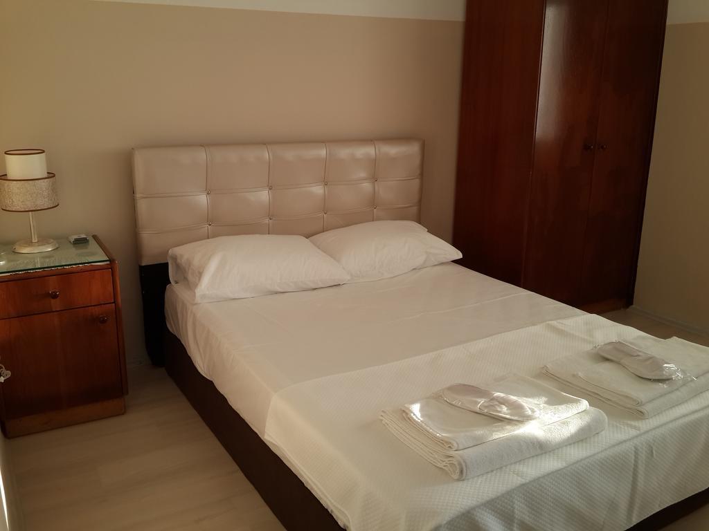 Klas Otel Si̇Le Шиле Номер фото